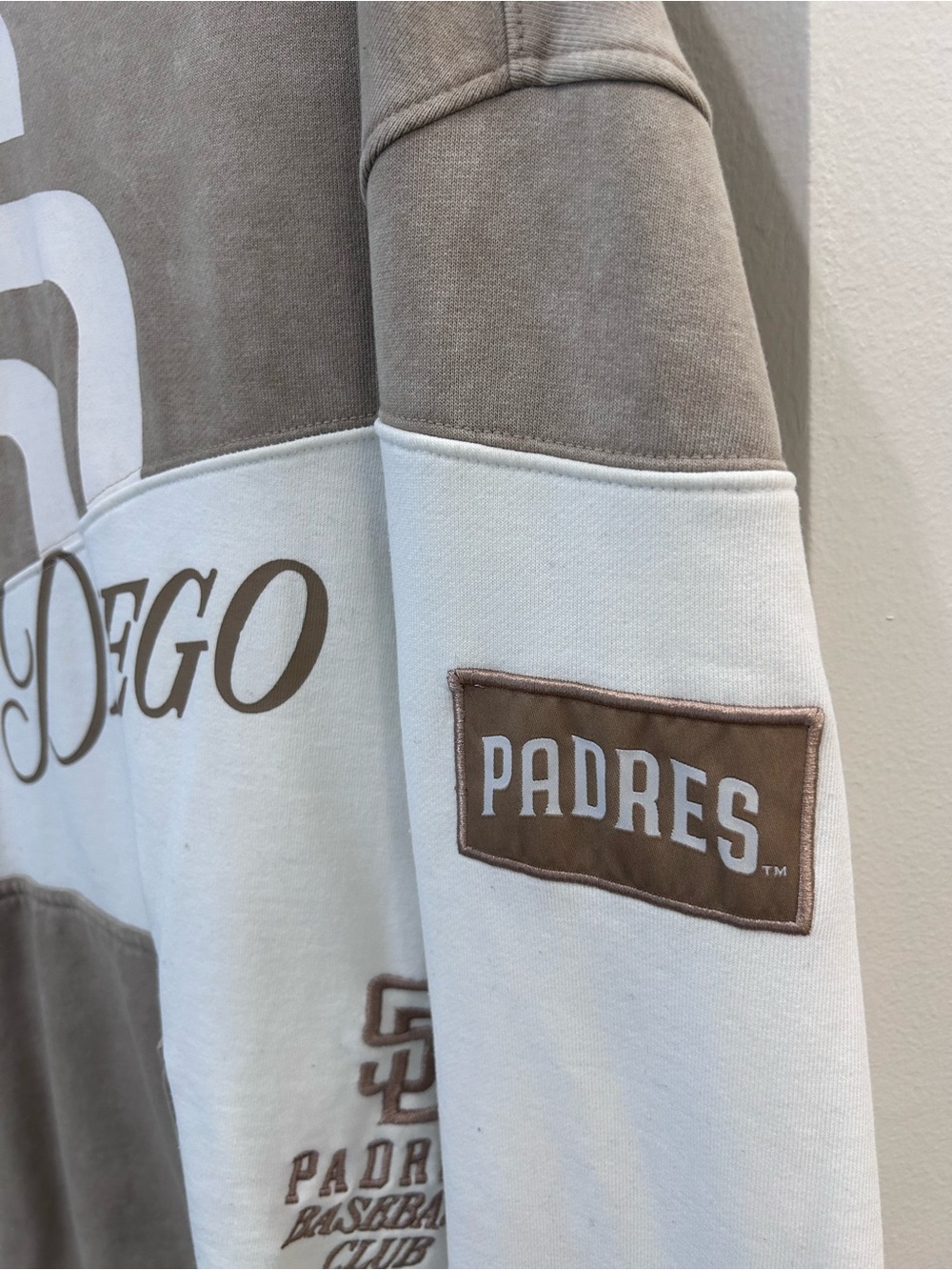 San Diego Padres Sweatshirt - Picture 3 of 6